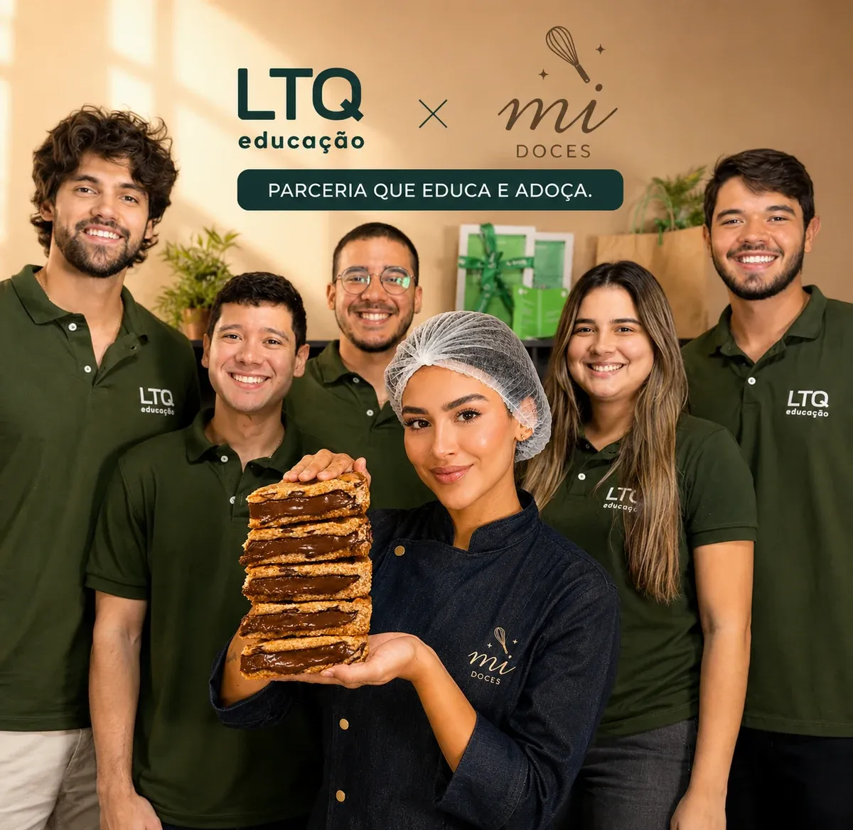 Time da LTQ Educação ao lado da confeiteira da Mi Doces